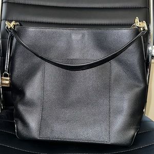Micheal Kors Hayes Large Bucket bag